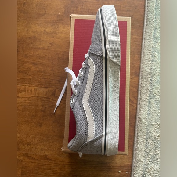 Brand new women’s Vans - Picture 4 of 5